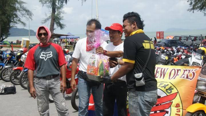 Report Ride To Air Papan Mersing, Johor - Page 3 77153_166089973425574_100000737172135_367312_2816930_n