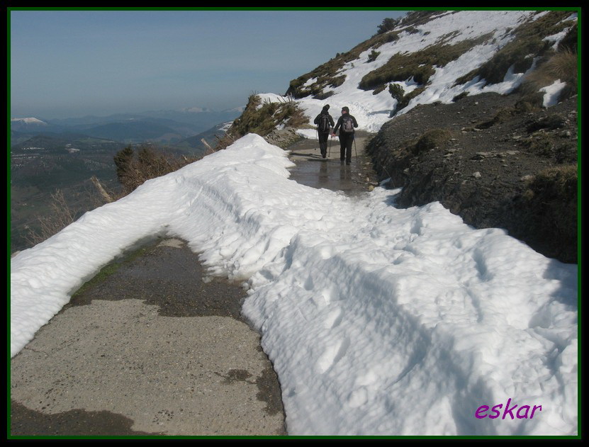 PICO ARO 1127 MTS DESDE AÑES P39