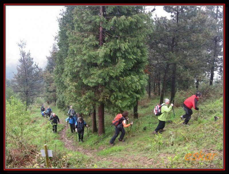 OIZ 1029 MTS - ZENGOTITAGANE 826 MTS (montes bocineros) Oiz10