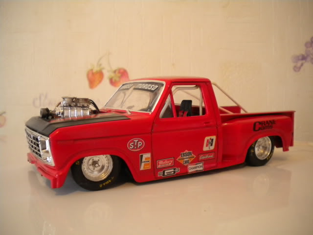 f150 drag a moteur chevy. revell 1/24 1-5