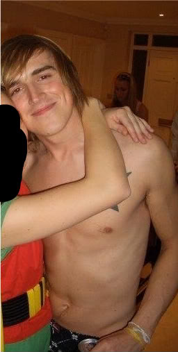 TOM FLETCHER! - Page 13 014439856-1