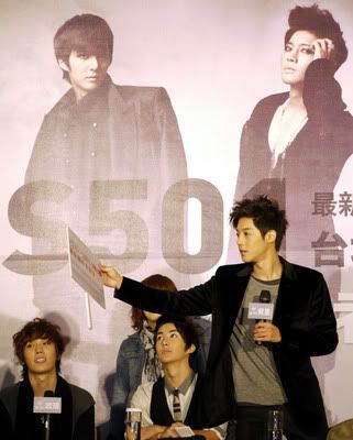 [SS501] 'Rebirth + Persona' Press Conference 1935708982-1