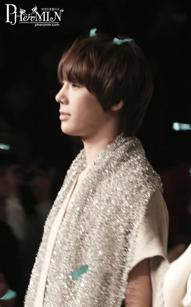 [JM] más fotos en el Park Choon Moo Fashion Show - Seoul Fashion Week 52966197200910202345043880988260221