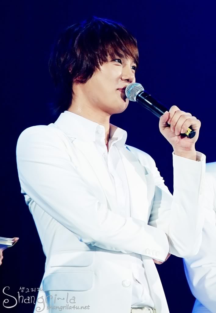 [JungMin] Wonder+Full Korea Concert (3ª parte) 53168451200910032239433049976810-2