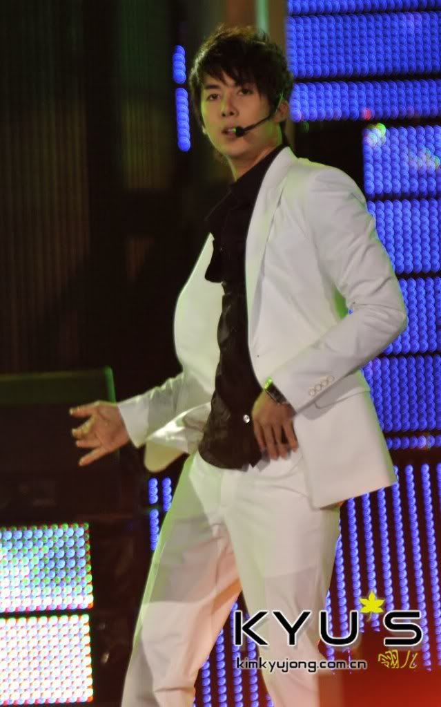 [HJB] Korea China Song Festival 6.10.09 (buena calidad ;D) 53270910200910101407281592937883-24