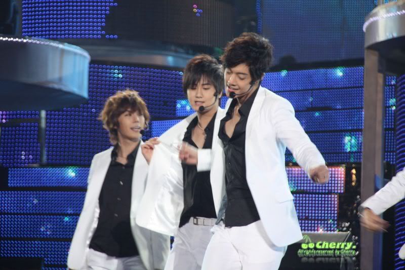 [fantaken] QingDao Performance (Leader focus) 2009.10.06 64ac5178582d07c02f73b31a