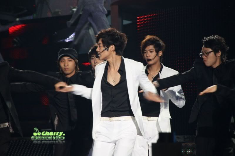 [fantaken] QingDao Performance (Leader focus) 2009.10.06 9e6dea12eeba742c203f2e5c