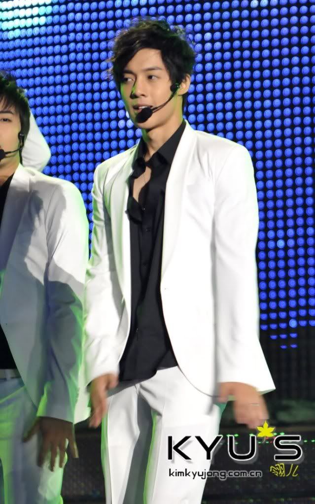 [HJL] Korea China Song Festival 6.10.09 (buena calidad ;D) 53270910200910101422521414950955-8