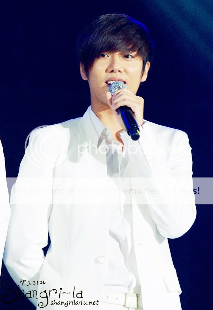 [KyuJong] Wonder+Full Korea Concert (3ªparte) 53168451200910032239433049976810-15