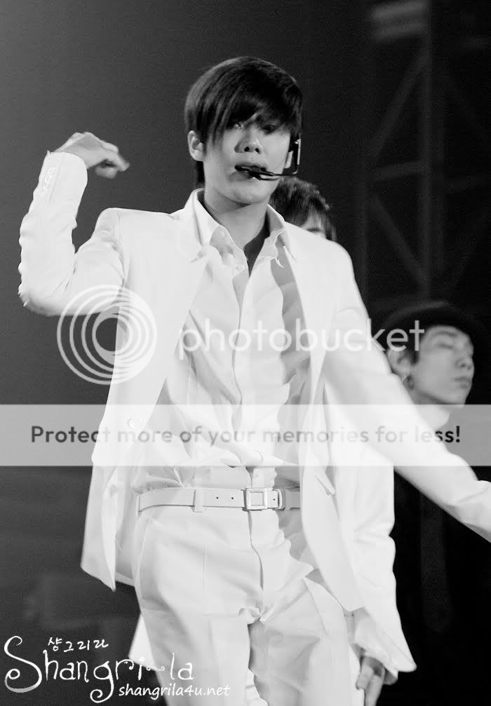 [KyuJong] Wonder+Full Korea Concert (3ªparte) 53168451200910032239433049976810-20