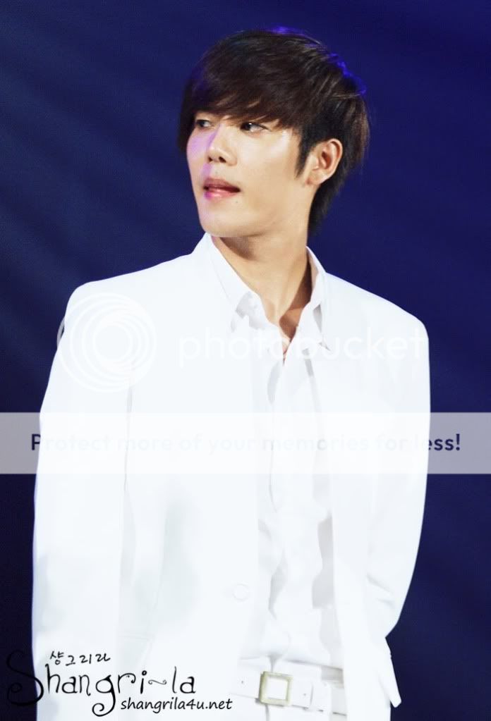 [KyuJong] Wonder+Full Korea Concert (3ªparte) 53168451200910032239433049976810-9