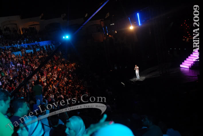 × صور تامر حسني مباشرة من مارينا - Tamer Hosny Live in Marina - 2009 × ShA49