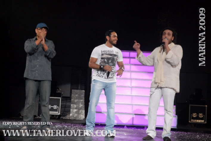 × صور تامر حسني مباشرة من مارينا - Tamer Hosny Live in Marina - 2009 × ShA74