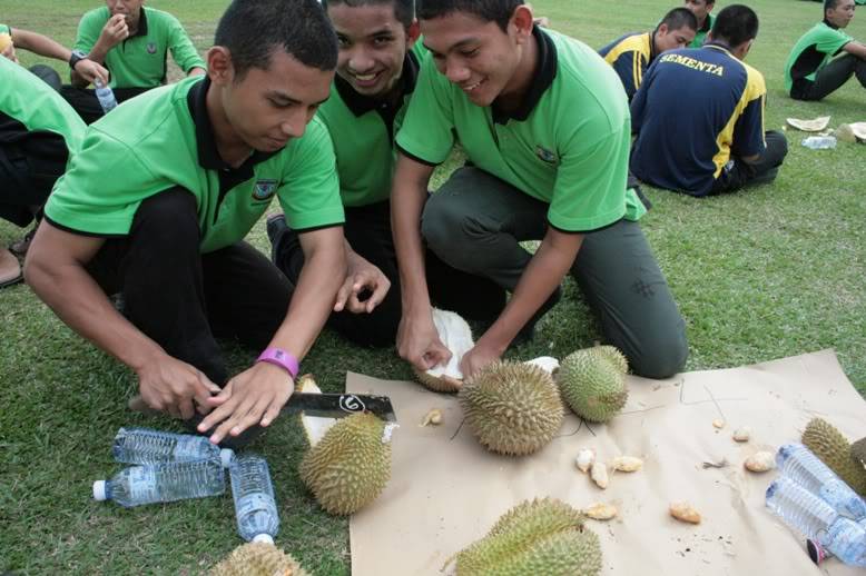 SEMENTA DURIAN FEST 2010 PD057