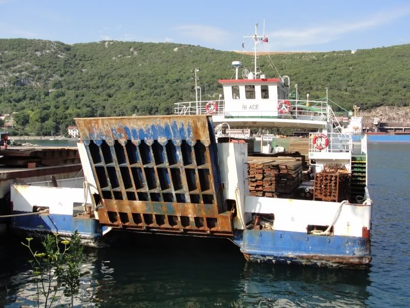 Stari i bivsi Jadrolinijini trajekti i brodovi DSC08472