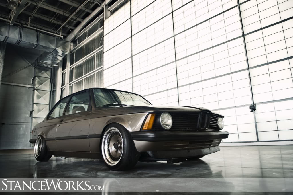 BMW E21 ShakeRoom