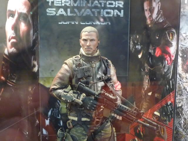 HOT TOYS Terminator: Salvation - John Connor Final Battle Ve - Página 3 P1000174