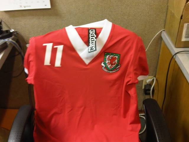 Cipoet's Kit Room Wales06-08GiggsFrontSide