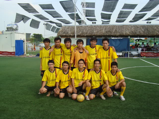 Hình Đá Banh giải Truyền Thống của Trường năm 3 (2009 - 2010) DSC02844