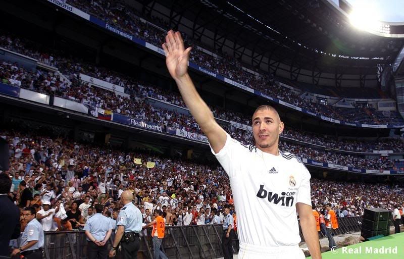 Post Real Madrid(2009-2010) - Página 3 800PresentacionBenzema1