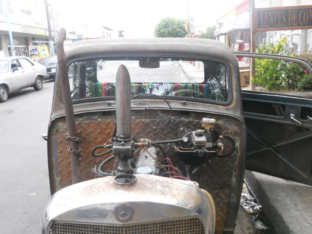 Rat Rod Mercedez Benz Ariel Ford A y Gaby DSCN6807