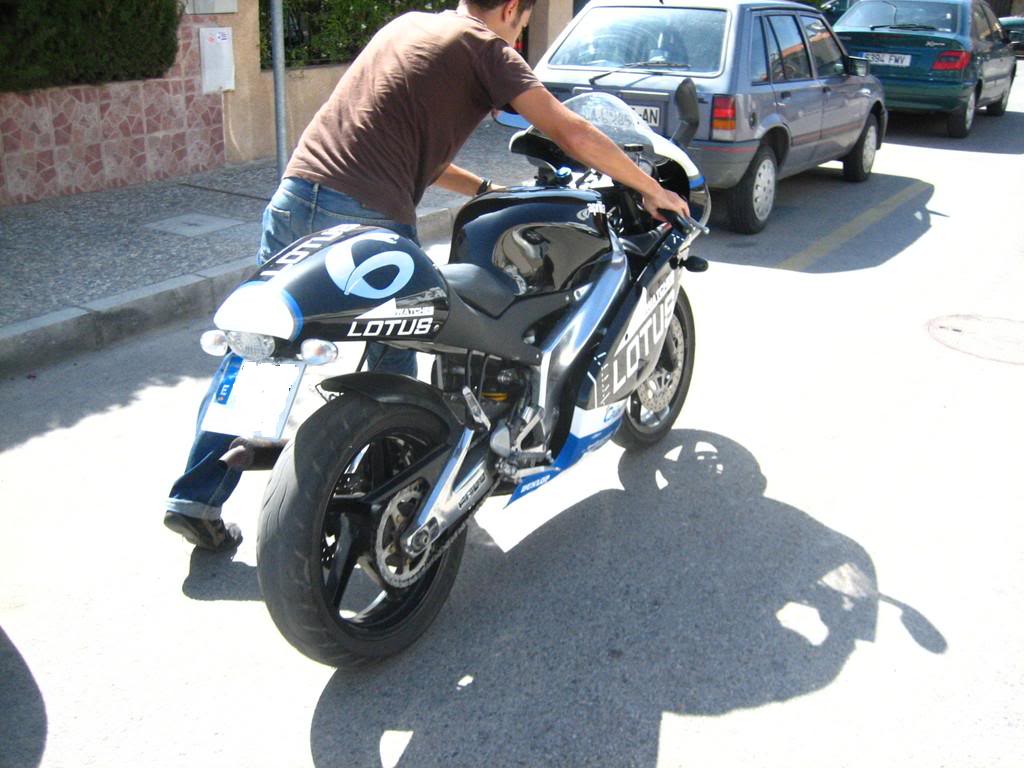 Se vende aprilia rs 125 replica Alex debon 2008 IMG_0695