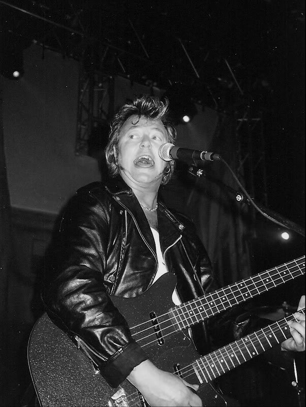 Brian Setzer in Dublin 2001...some photos! Setzerdublin001