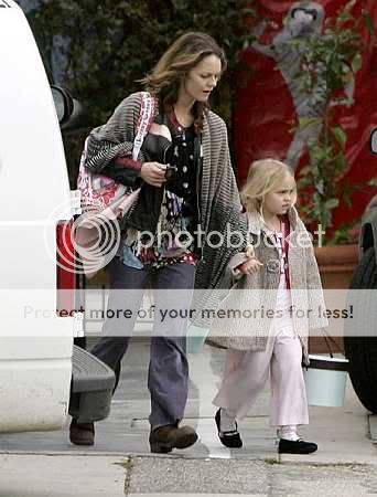 Petite famille de Vanessa HQ_DEPP_VANESSA_ROSE_L-LT_3