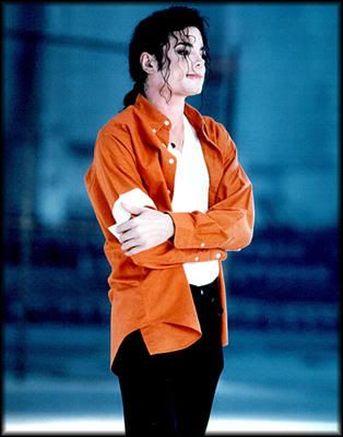 Vua nhạc pop Michael Jackson đột tử ở tuổi 50 68496332_l