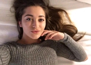 Scammer with photos of Dani Daniels (PART 1) BmE-2Ja58TSLf94Ue7yF1cqeHR9xkuvoY_mt22yiH3YDb9HGyjz7C6Us5DWkrTZ7