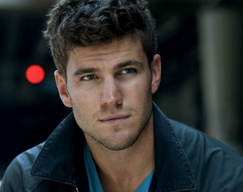 Austin Stowell//ოსტინ სტოუელი 6bb04fe54365bdbaf45a30fe1ec7ae27