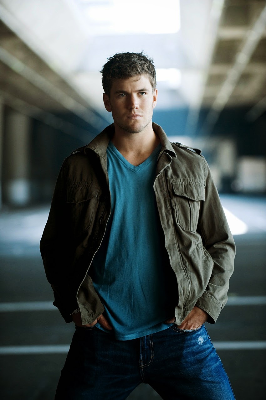 Austin Stowell//ოსტინ სტოუელი 3d8e2ac9bad91f4a26628963b26d91b0