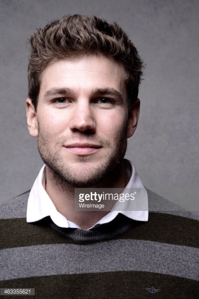 Austin Stowell//ოსტინ სტოუელი 5454c48d3e964a797e1b96796a9947ed