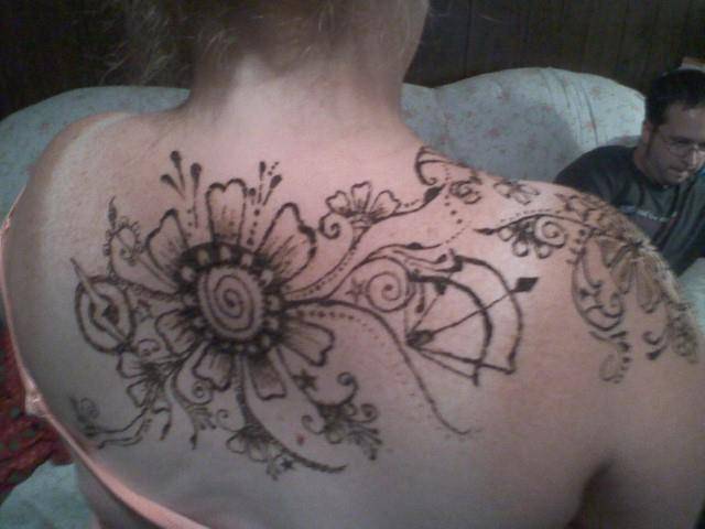 Random Henna I did on my vacation 528648_10151318157249428_48473422_n