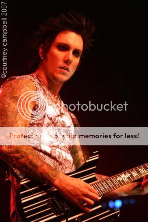 Avenged Sevenfold - Page 4 Synystergatessss-1