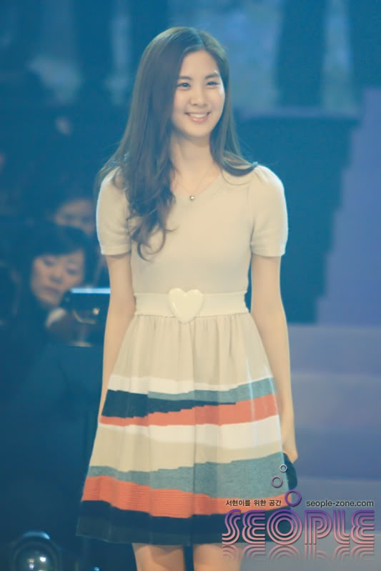 [PICS] Seohyun & vòng cổ trái tim Heart10