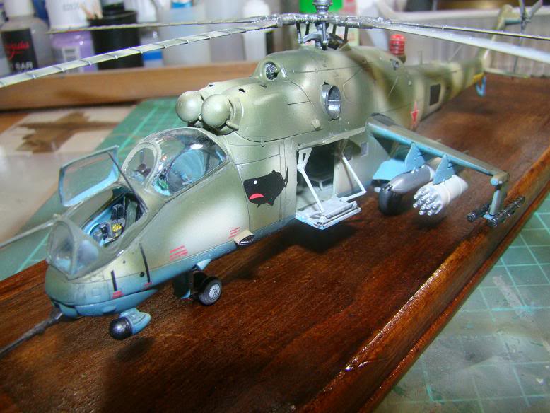 Mi-24V Hind-e - Hobby Boss - 1.72 DSC07881-1