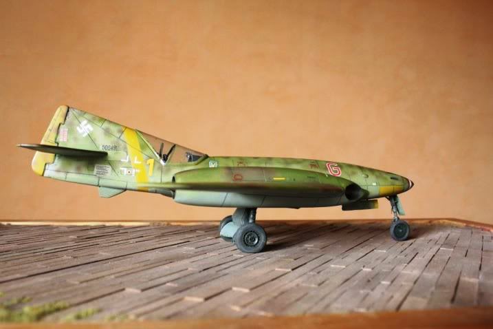 PROYECTOS INCONCLUSOS DE LA AERONÁUTICA ALEMANA DE LA S.G.M. - Página 8 Messerschmitt_me_262_hg_III_maqueta_dos