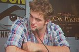 Robert Pattinson Th_comic-con-7-2