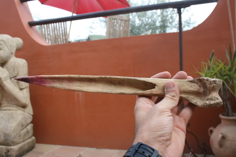 Cuchillo de bambú y cuchillo de hueso. IMG_8097