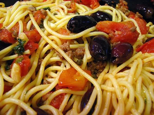 SPAGHETTI ALLA PUTTANESCA Puttanesca