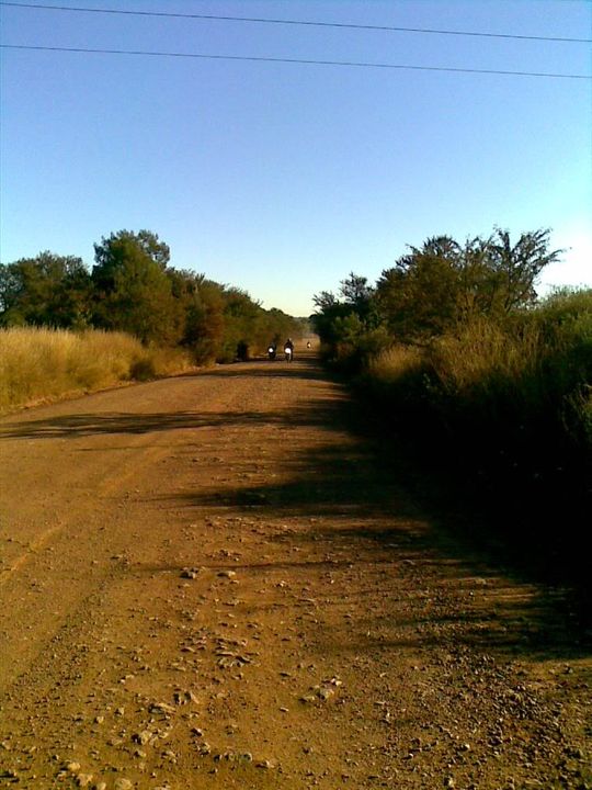 Monday, 27 April - dirt road ride - true level 1 20090427009