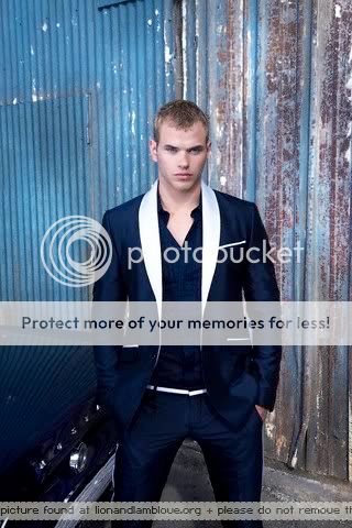 Kellan Lutz news in pics 017