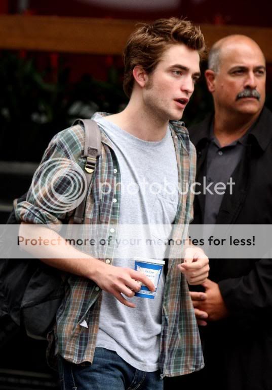 Rob is filming Remember Me Msg-124508393899-3