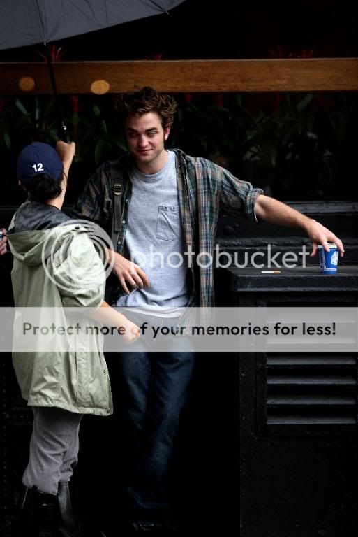 Rob is filming Remember Me Msg-124508398214-3