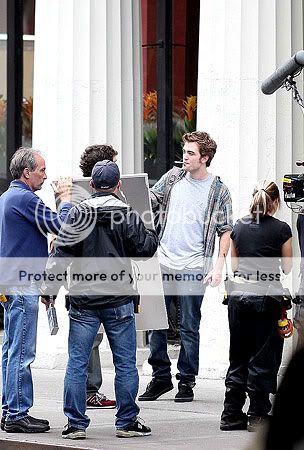 Rob is filming Remember Me Msg-124508497559-3