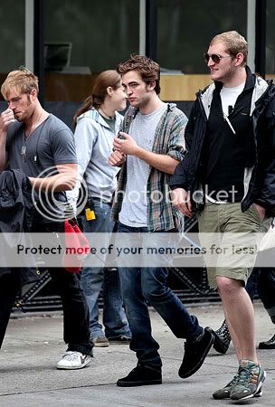 Rob is filming Remember Me Msg-12450849877-3