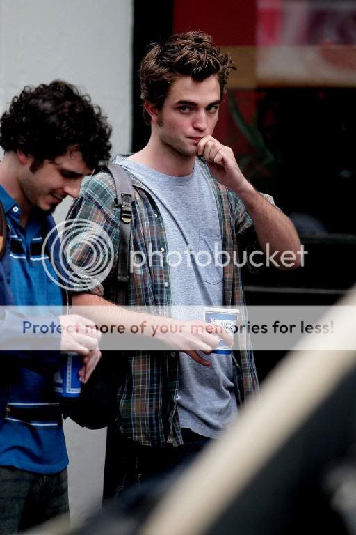 Rob is filming Remember Me Msg-124508504317-3