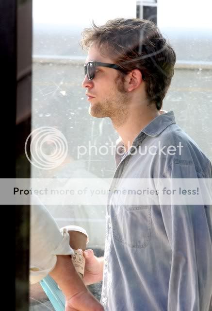 Rob is filming Remember Me - Page 15 Morerememberset29jun0913