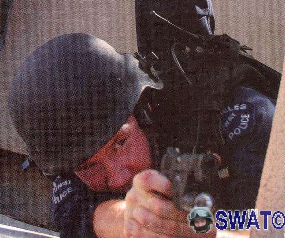 [轉載]LAPD SWAT裝備指南(人身裝備篇) 1